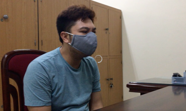 Đối tượng Hoàng Phi Long tại cơ quan công an