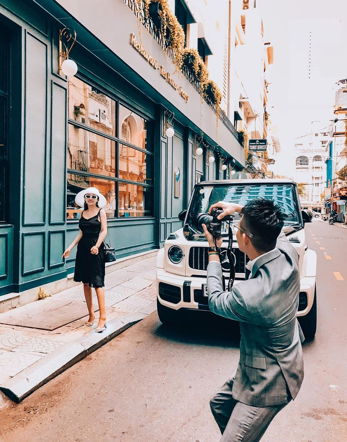 Hiếm có ai chiều vợ bằng Minh Nhựa 