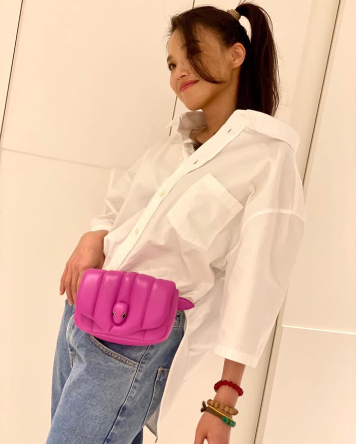 Nhan sắc trẻ trung của Thư Kỳ khiến bao cô gái đều ganh tỵ