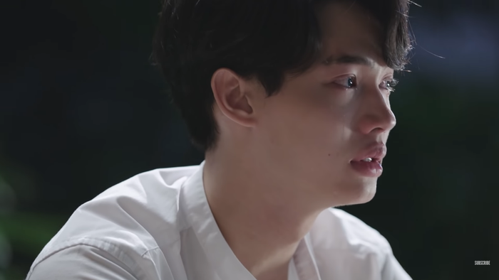 Tine đã không nghe nhầm lời tỏ tình của Sarawat trước khi rời khỏi.