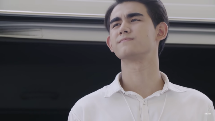 P'Mil khiến khán giả bất ngờ khi xuất hiện trong đội hình nhóm nhạc Ctrl S.