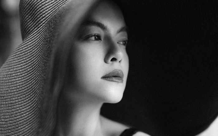 Phạm Quỳnh Anh lên sóng bản acoustic bài mới, nhưng cư dân mạng lại chăm chăm để ý lần hiếm hoi cô diện bikini Ảnh 2