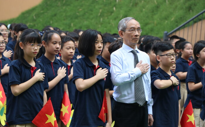 Hiệu trưởng trường Marie Curie: 'Phải thực hiện nhiệm vụ kép trong năm học mới, vừa học tốt dạy tốt vừa chống dịch có hiệu quả' Ảnh 2