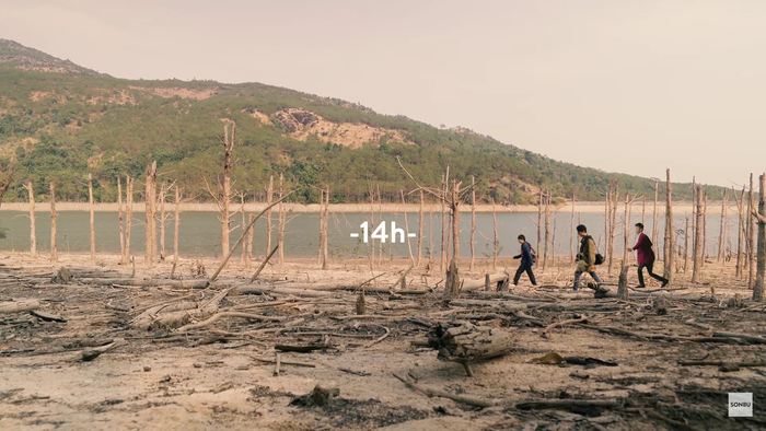 Tưởng sáng tạo thế nào, hóa ra MV phông xanh của Chi Pu chỉ là ý tưởng 'xào lại' từ sản phẩm một nam ca sĩ khác? Ảnh 4