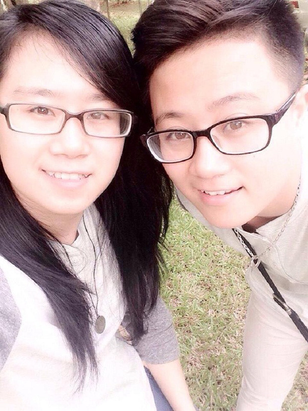 Hình ảnh 'cặp em bé đồng sinh' ngày nào là 2 chị em, đã trưởng thành thế này rồi đây.