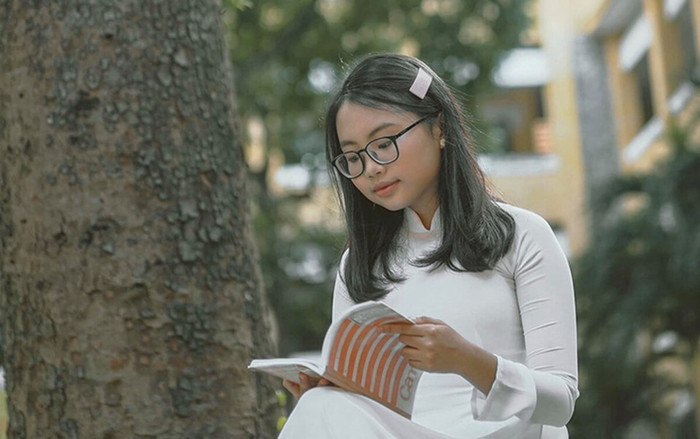 Phương Mỹ Chi luôn giữ thành tích học tập tốt dù lịch trình bận rộn.