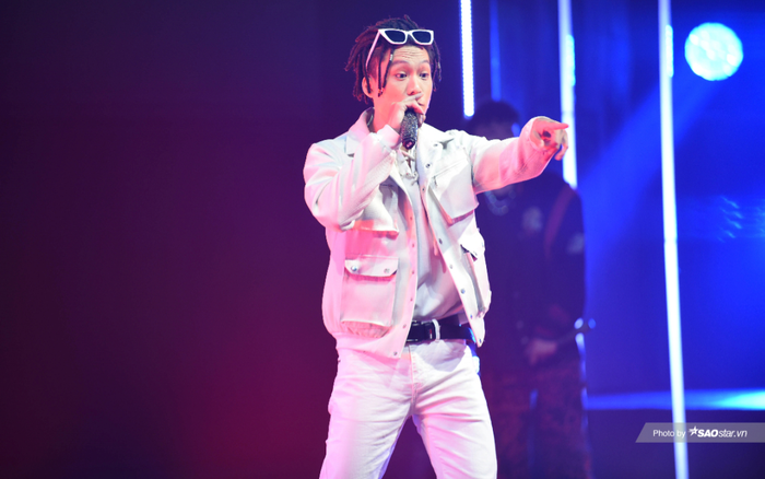 Rapper Dablo chinh phục mọi cô gái với phong cách 'bad boy' cùng quả tóc Dreadlock 'chất chơi' tại King Of Rap Ảnh 2