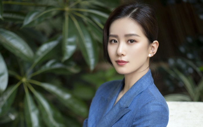 Trở lại showbiz sau khi sinh con, Lưu Thi Thi đang cố gắng để thoát khỏi những trói buộc với Ngô Kỳ Long? Ảnh 2