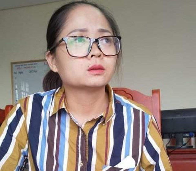 &nbsp;Nguyễn Thị Hồng Vân tại cơ quan công an. Ảnh: Dân Trí