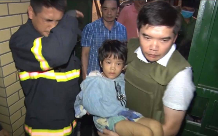 Giải cứu thành công bé gái bị bố ruột đánh đập, bạo hành nhiều ngày Ảnh 2