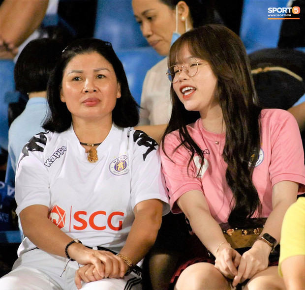 Huyenfh Anh có mối quan hệ rất tốt đẹp với gia đình Quang Hải.