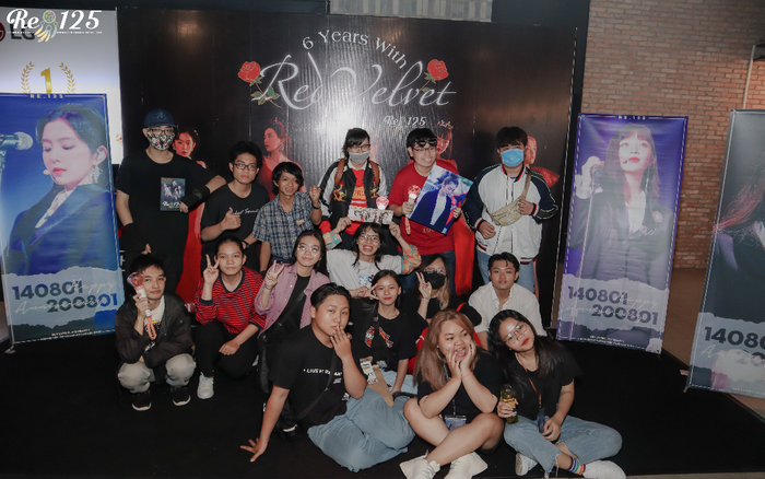 V-ReVeluv mừng sinh nhật 6 năm Red Velvet: Công chiếu phim tài liệu cộp mác 'Luvies-made' có 1-0-2 cùng loạt hoạt động 'xịn sò' khác Ảnh 2