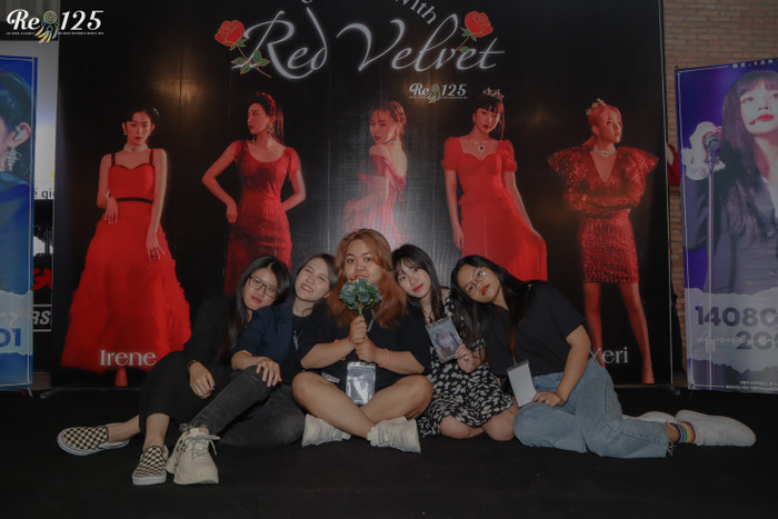 Một số bạn staff của Hey Luvies, R U Ready?