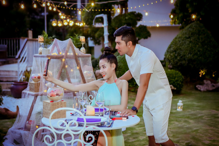 Nam nhạc sĩ khẳng định dù từ chối lời cầu hôn nhưng Ngân 98 vẫn luôn bên cạnh và dành tình yêu cho anh.