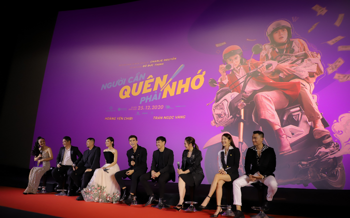 'Người cần quên phải nhớ': Phim Việt đầu tiên làm họp báo online, Hoàng Yến Chibi nam tính cùng một chàng trai mới Ảnh 2