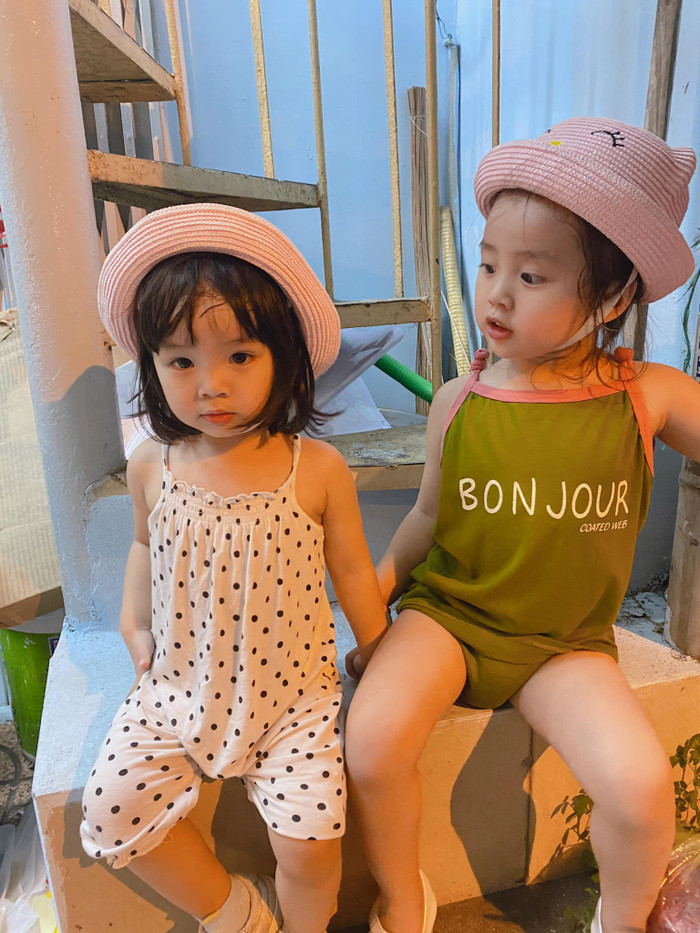 Có thể thấy Gà Gà và Cún Cún càng lớn càng trộm vía xinh xắn, đáng yêu