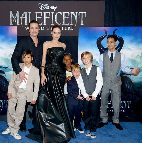 Angelina Jolie tức giận vì Brad Pitt đưa tình nhân mới về nơi tổ chức hôn lễ cùng mình trước kia Ảnh 4