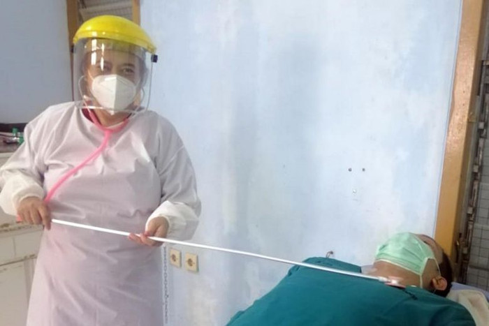 Bác sĩ Tri Maharani.