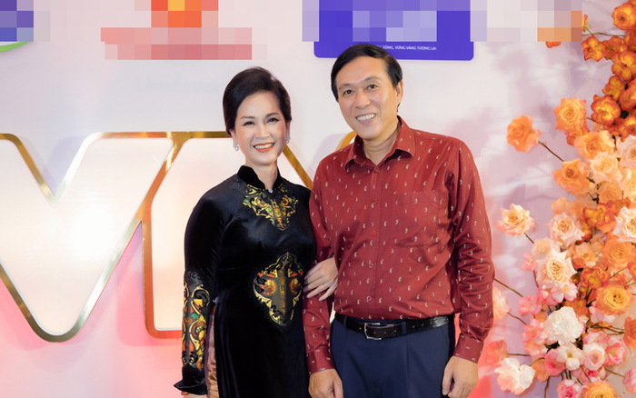 'Mẹ chồng' Lan Hương được chồng khen đẹp nhất khi mặc áo dài Ảnh 2