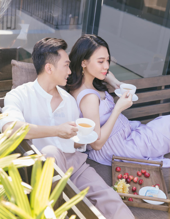Qua những hình ảnh được chia sẻ, có thể thấy dù ở những tháng cuối thai kỳ nhưng Đàm Thu Trang vẫn giữ được nhan sắc xinh đẹp