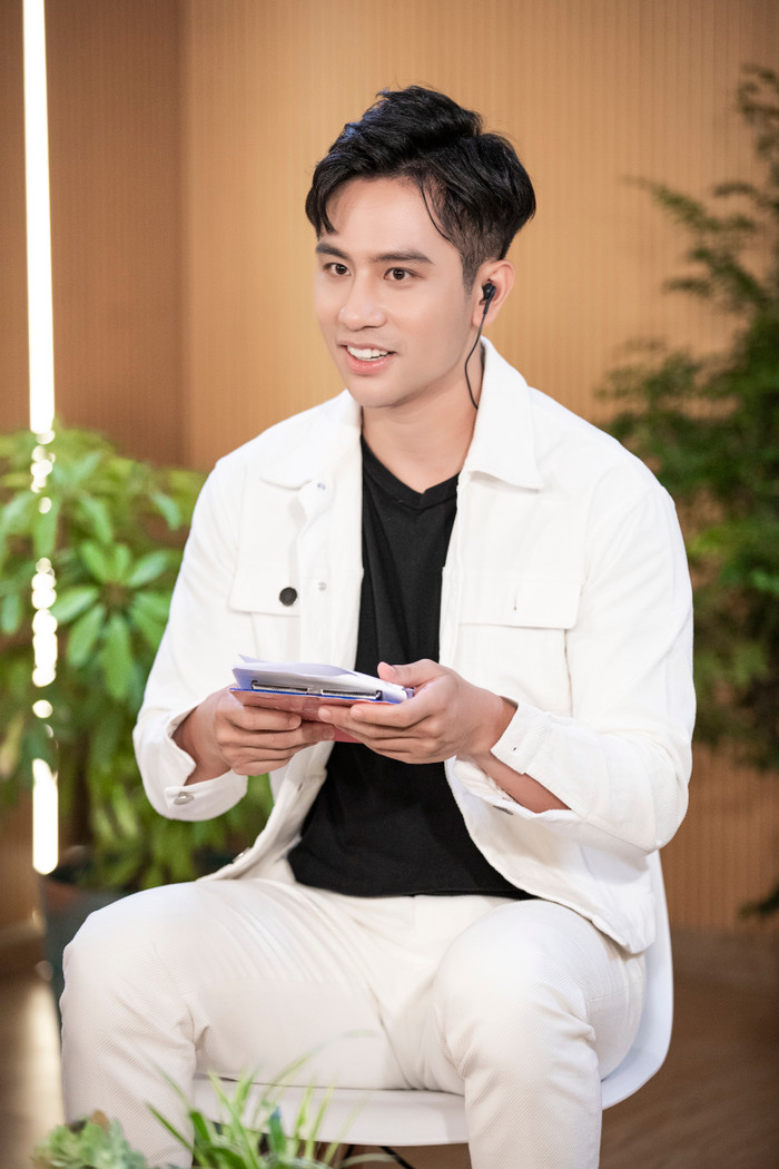 Phản ứng của Đỗ Mỹ Linh - Trần Tiểu Vy ngầm xác nhận có người yêu: Nam thần không phải Đức Phúc hay Erik Ảnh 3