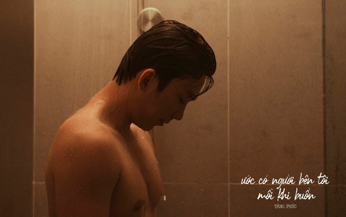 Đang buồn bã xem MV mới của Tăng Phúc lại bỗng nhiên bừng tỉnh ngay vì khoảnh khắc chính chủ khoe body 'ngon lành' này Ảnh 2