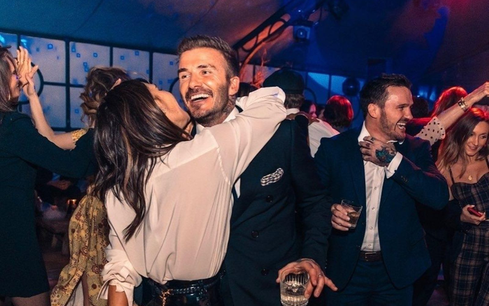 Vợ chồng David Beckham nhiễm Covid-19 vì ham tiệc tùng? Ảnh 2