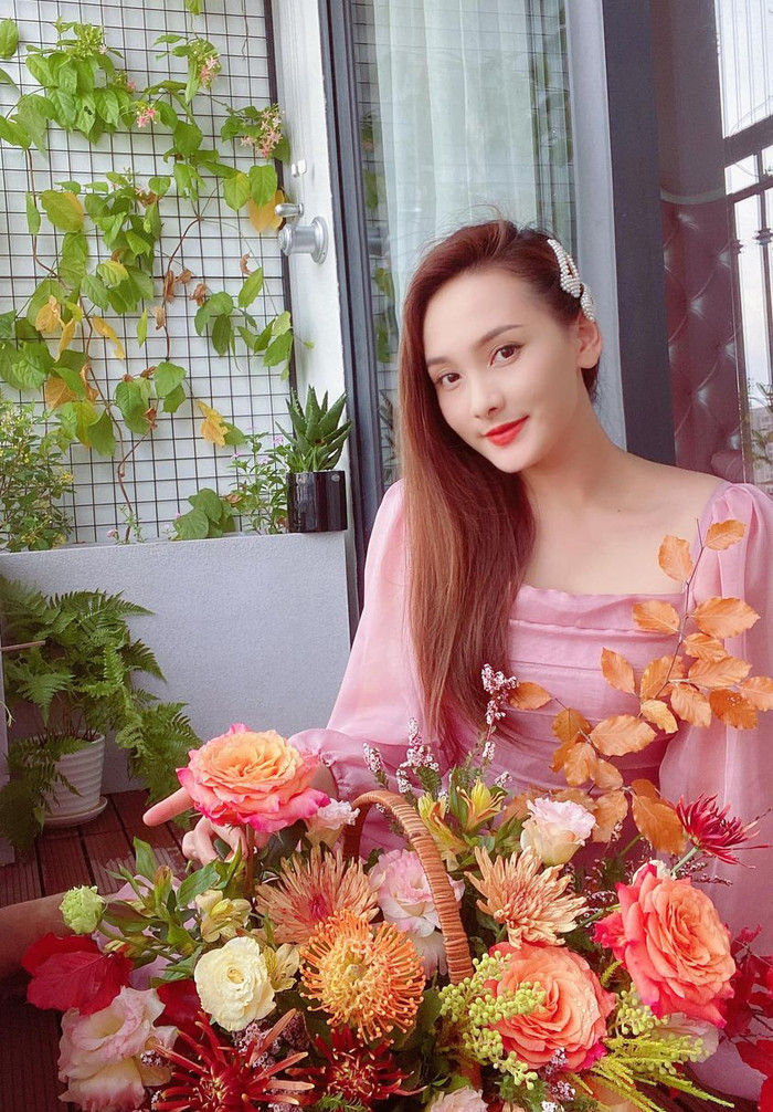 Đối với quyết định này của nữ diễn viên, đông đảo người hâm mộ và cư dân mạng đều bày tỏ sự ủng hộ và hi vọng rằng Bảo Thanh sẽ nhanh chóng thông báo tin vui tới mọi người.