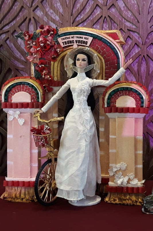 'Mây trắng' phiên bản búp bê khiến mọi người khác thích thú. 