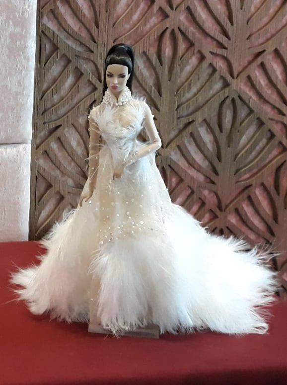 'Lạc vân' vừa toát lên sự kiêu sa, quyền lực nhưng vẫn giữ được sự đài các vốn có của nó. 