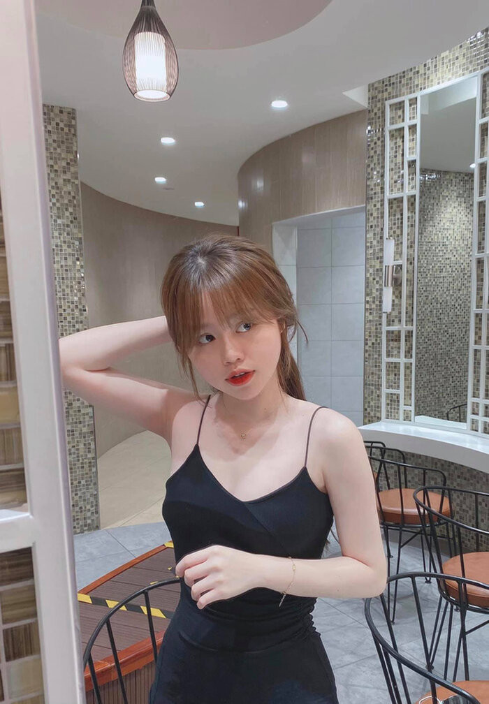 Vì thế, động thái này của Huỳnh Anh khiến người hâm mộ cho rằng cô nàng đang muốn 'dằn mặt' anti-fan. 