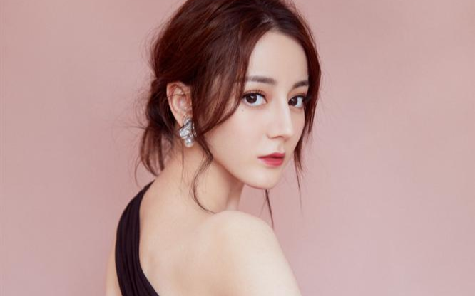 Gia Hành chèn ép Địch Lệ Nhiệt Ba, hợp đồng của hai bên sắp kết thúc? Ảnh 2