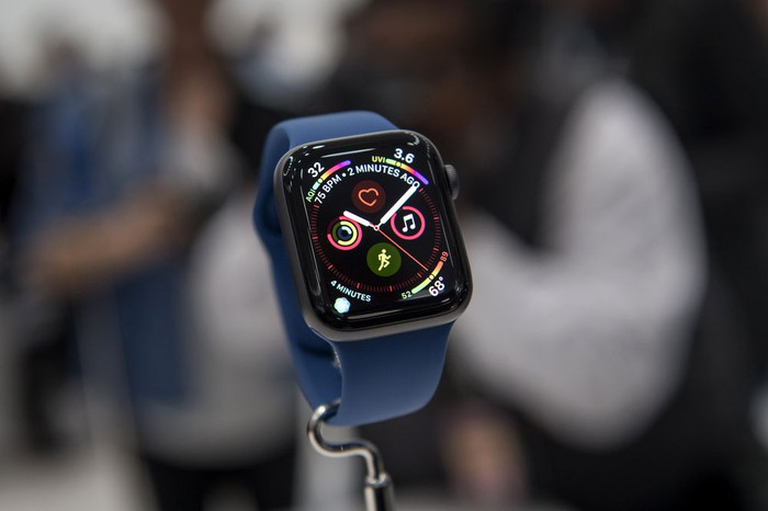 Apple có thể sẽ ra mắt hai mẫu Apple Watch mới. Ảnh: Bloomberg