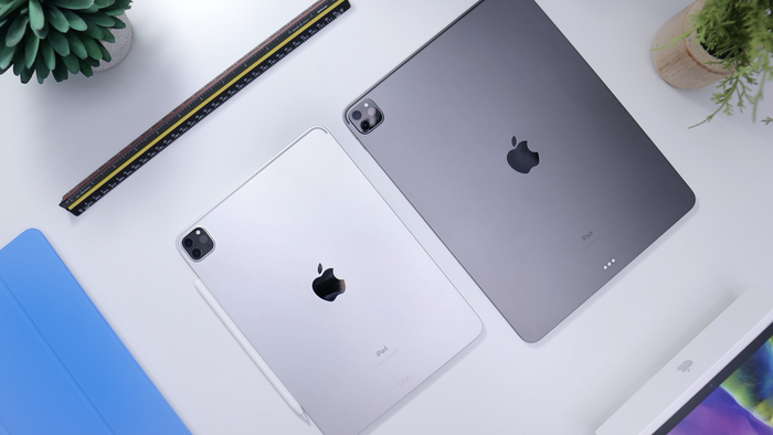 Sản phẩm đầu tiên của Apple trang bị cảm biến LiDAR là chiếc iPad Pro 2020. (Ảnh: Daniel Romero on Unsplash)