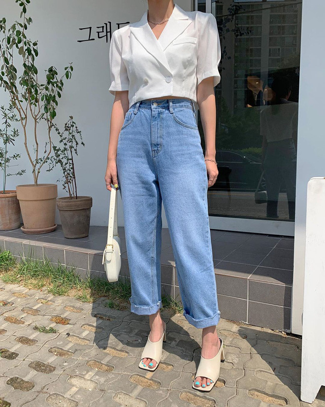 Những dạng áo tay bồng, khá điệu cũng là một ý kiến hay cho các cô nàng 'công chúa', đam mê phong cách tiểu thư. 