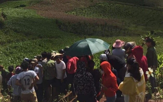 Phát hiện thi thể người đàn ông có nhiều vết thương cạnh bìa rừng Ảnh 2