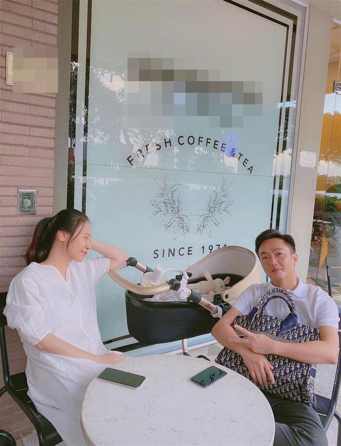 Trước đó, 'chân dài xứ Lạng' cùng chồng đưa con gái trở về 'nơi tình yêu bắt đầu'