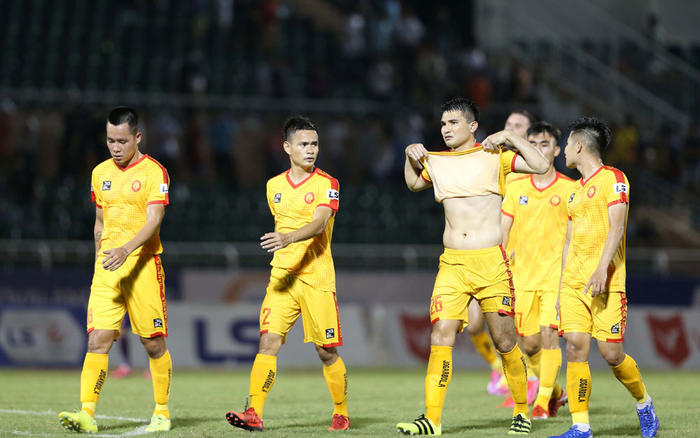 Bi hài chuyện HLV CLB Thanh Hóa: Ngả mũ trước bầu Đệ! Ảnh 2