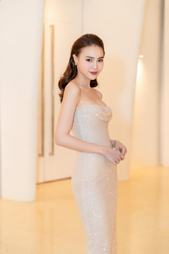 Trước đó, cứ mỗi lần xuất hiện trên thảm đỏ, Ninh Dương Lan Ngọc lại khiến fan mê mệt cùng thần sắc nữ thần. 