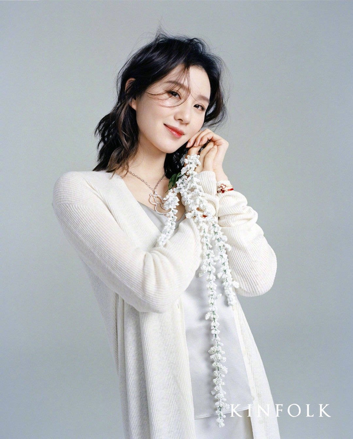 9. Lưu Thi Thi: Đóng khá nhiều phim nhưng các vai diễn của Lưu Thi Thi thường bị rập khuôn bởi cái bóng quá lớn của Bộ bộ kinh tâm. Chính vì điều này mà Lưu Thi Thi khó mà có được vị trí cao hơn.