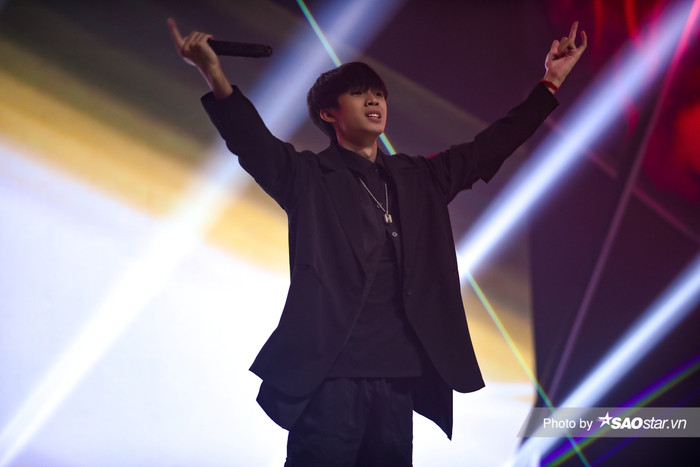 Nhật Hoàng lội ngược dòng 'bùng nổ' với bản Rap 'Bánh trôi nước', đại diện 'đội cảm tử bảng D' tiến thẳng vào Top 20 Ảnh 4