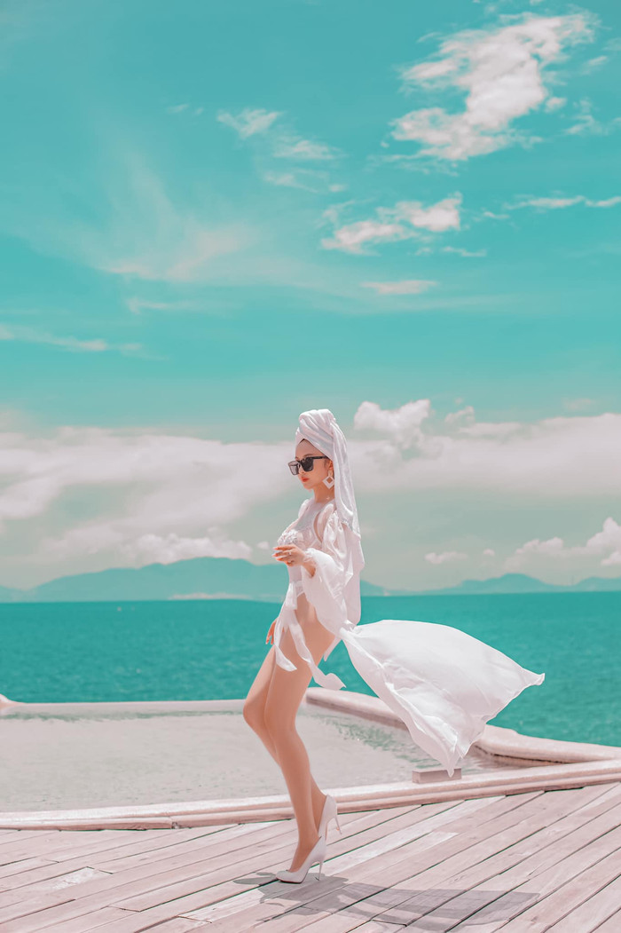 Những bức ảnh được cô nàng chụp tại Nha Trang