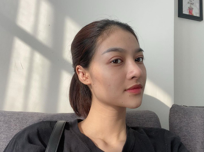 Á hậu Kiều Loan khoe mặt mộc xinh xắn.