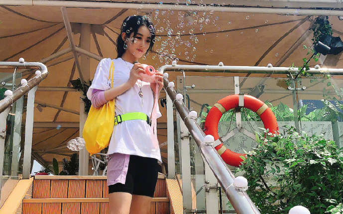 Triệu Lệ Dĩnh khoe nhan sắc tuyệt vời với một lúc 18 tấm ảnh Ảnh 2