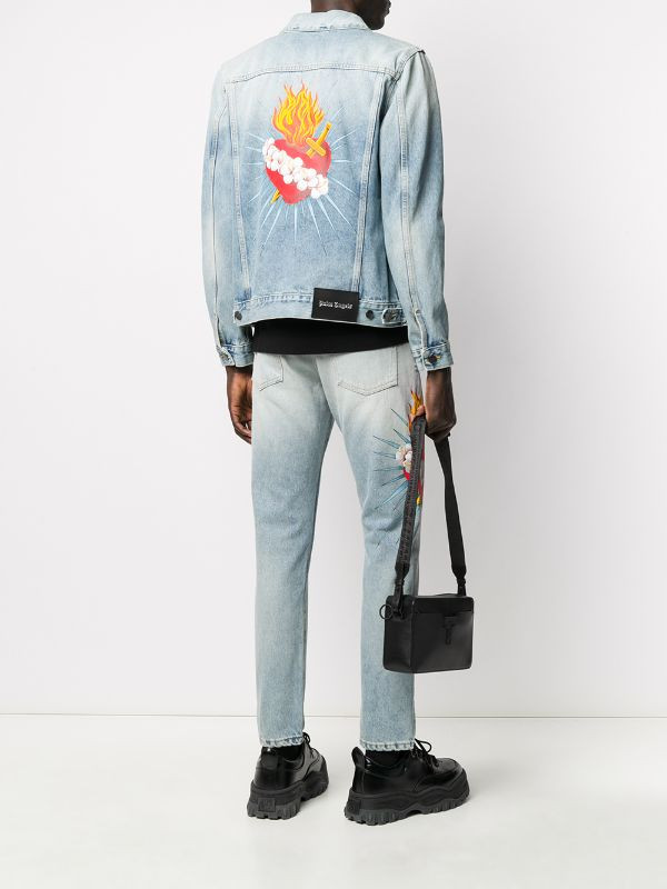 Mẫu thiết kế gốc cả set  đồ BigDaddy đến từ Palm Angels với họa tiết Sacred Heart nổi bần bật ngót nghét hơn 35 triệu đồng 