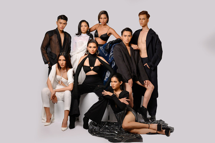 Dù các học trò của cô rất xuất sắc nhưng Võ Hoàng Yến cũng chẳng hề lu mờ, cả thầy và trò đều rất hút.