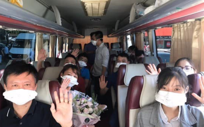 Dịch bệnh COVID-19 cơ bản được khống chế, 16 cán bộ y tế Nghệ An rời Đà Nẵng Ảnh 2