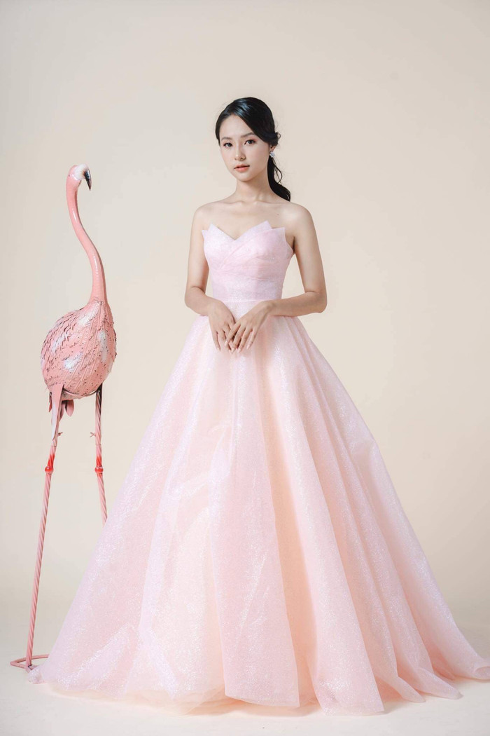 Nữ sinh ĐH Tôn Đức Thắng dự thi Hoa hậu Việt Nam 2020: 'Tham gia để bản thân vượt khỏi vùng an toàn' Ảnh 12