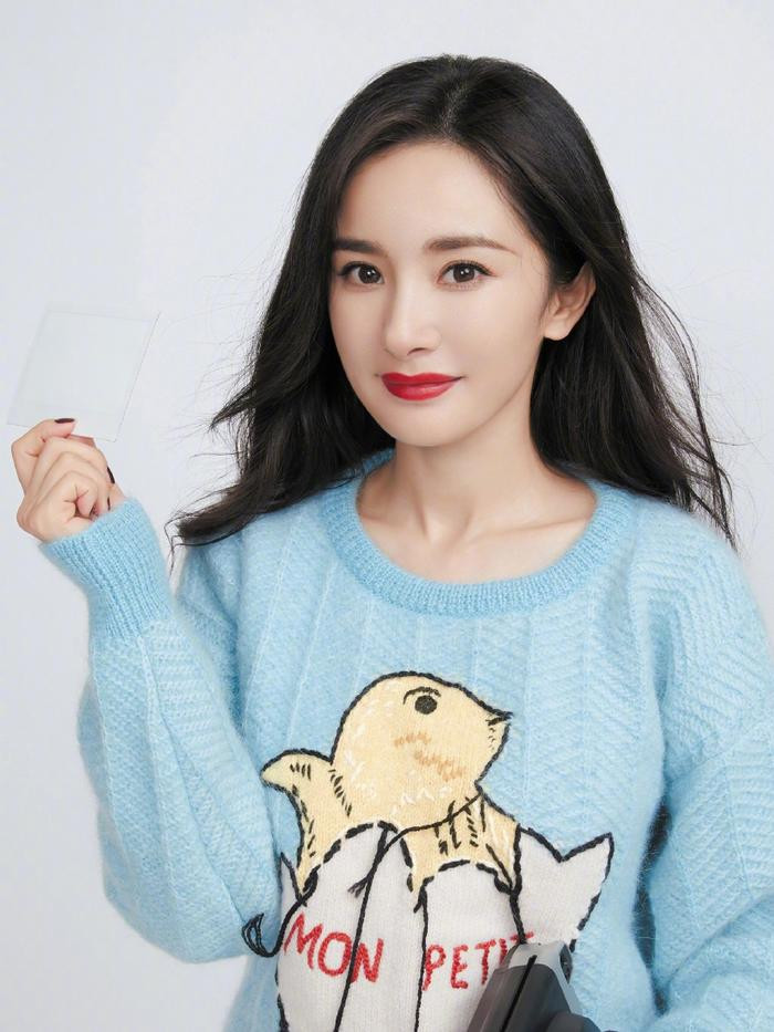 Dương Mịch  YangMi  FanClub  Chuyện bánh sinh nhật  Đại Mịch  Sao mấy đứa lại mua loại bánh này Ong mật Tại nó có 99 tệ thôi hà lại