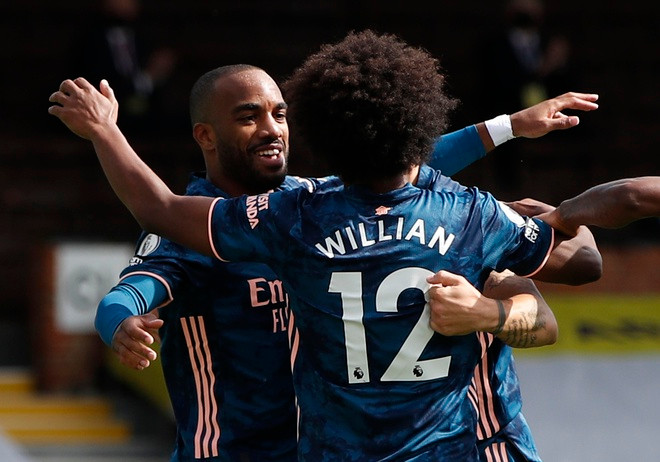 Tân binh Willian thi đấu thăng hoa trong trận đấu ra mắt Arsenal.